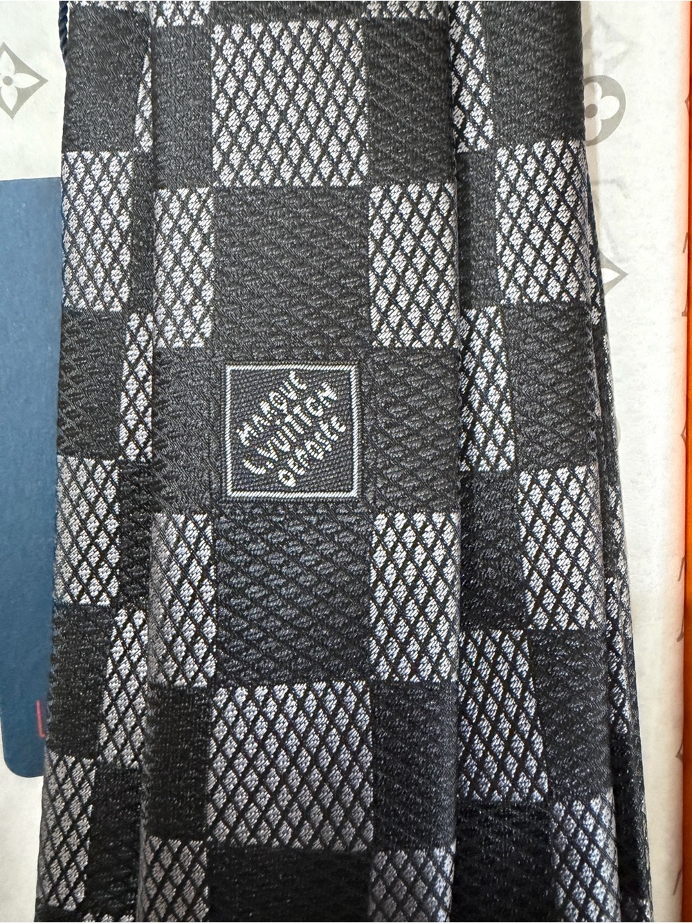 Louis Vuitton Checkered Tie - Picture 3 of 7